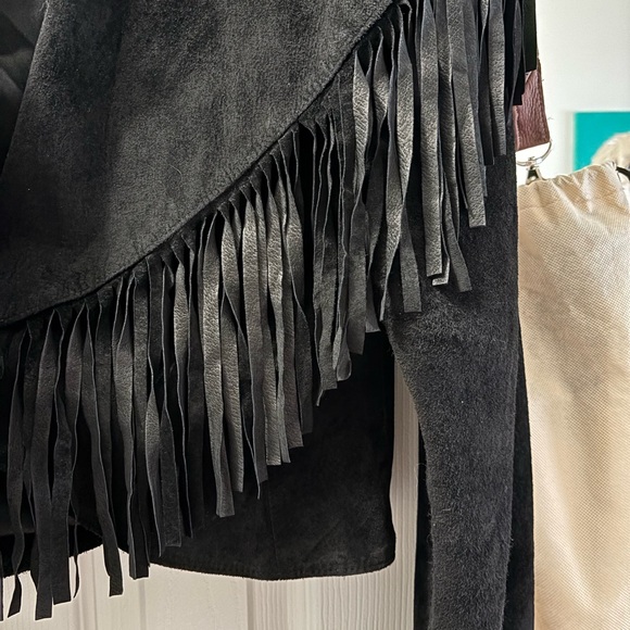 Danier fringed cropped suede jacket - Picture 3 of 5